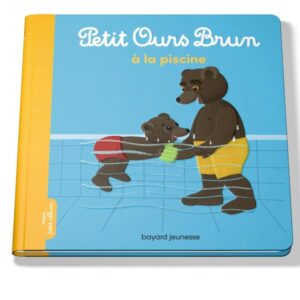 Petit Ours Brun à la piscine